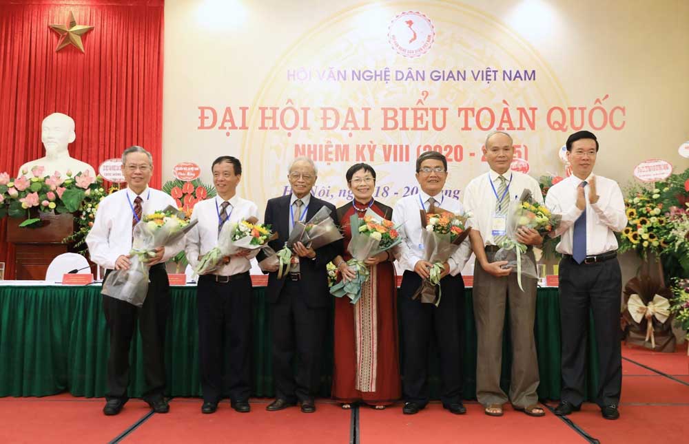 {keywords} {keywords}