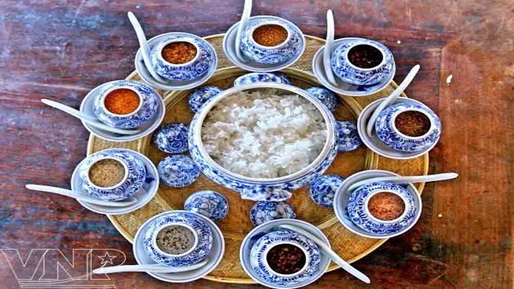 Rice with salt: A delicacy of Hue imperial city