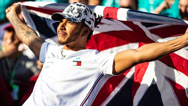 Mức lương khủng của Lewis Hamilton trong làng đua xe F1