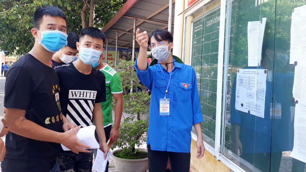 Tình nguyện tiếp sức mùa thi