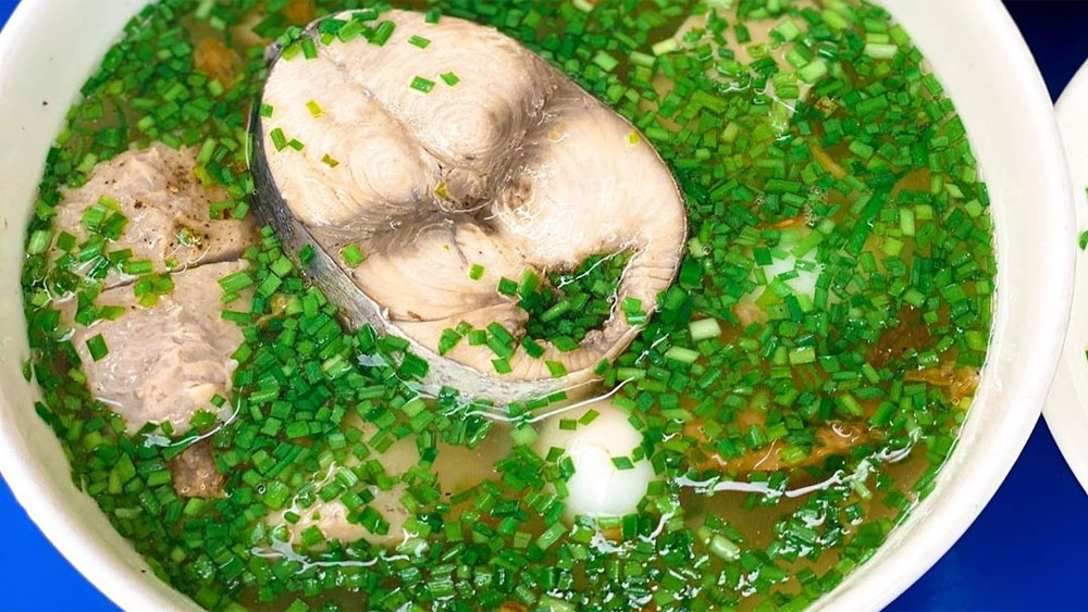 Nha Trang-style tuna noodle soup in HCMC