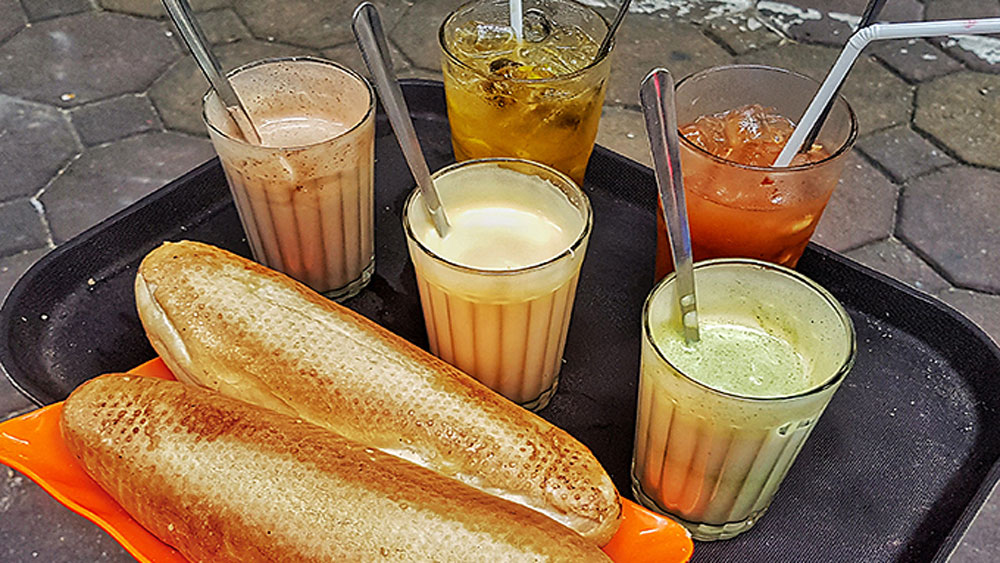 Hanoi eggnog shop still going strong, 32 years on