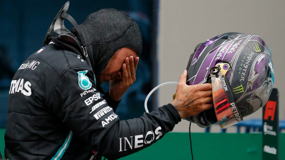 Hamilton bắt kịp kỷ lục bảy lần vô địch F1 của Schumacher