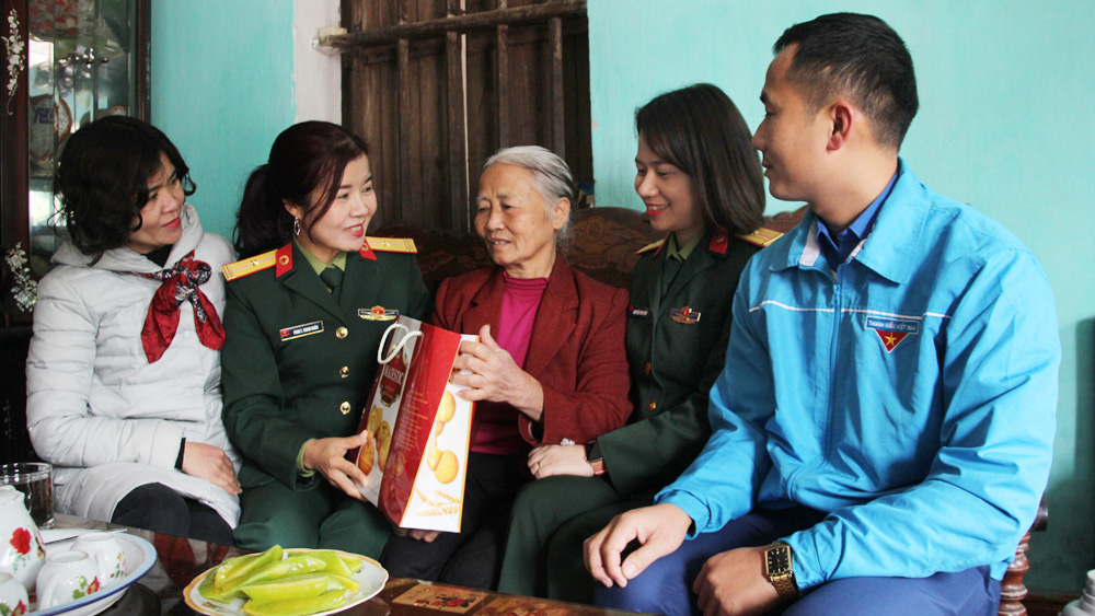 Nghĩa tình gửi người lính