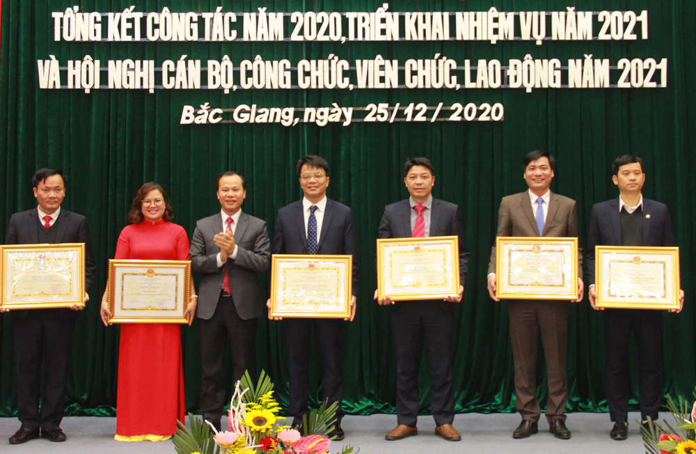 {keywords} {keywords}