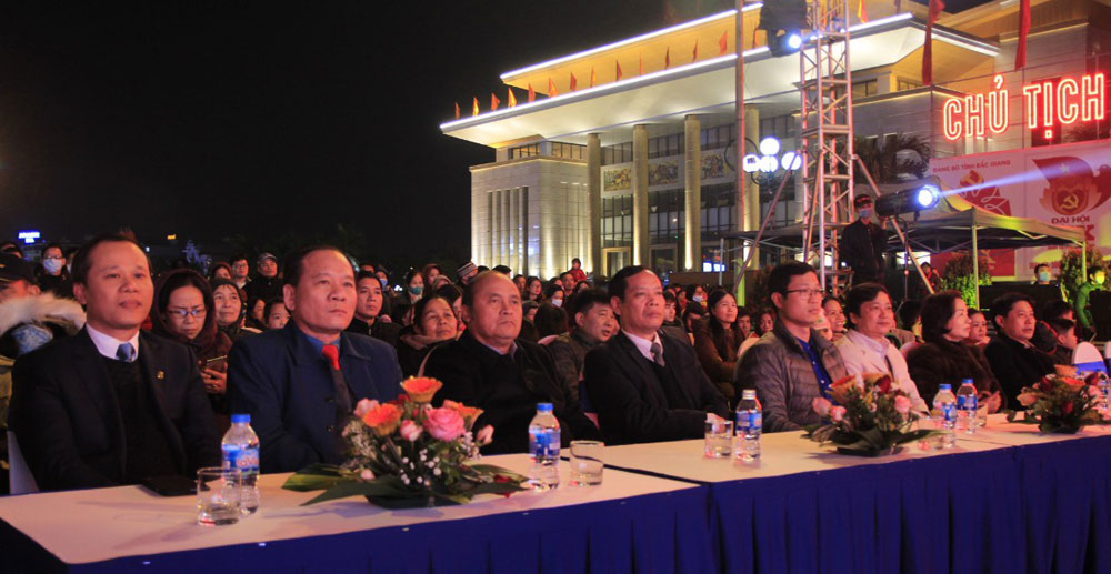 {keywords} {keywords}