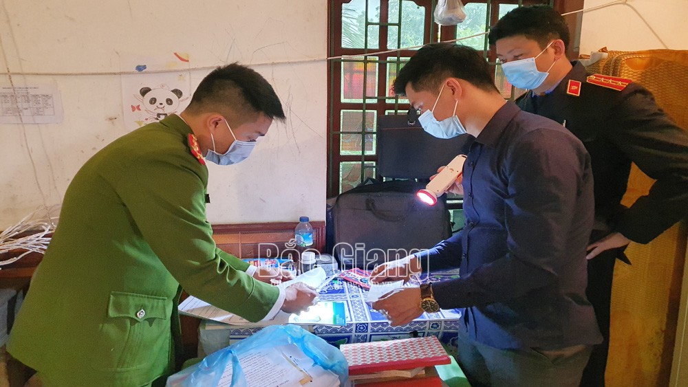 {keywords} {keywords}