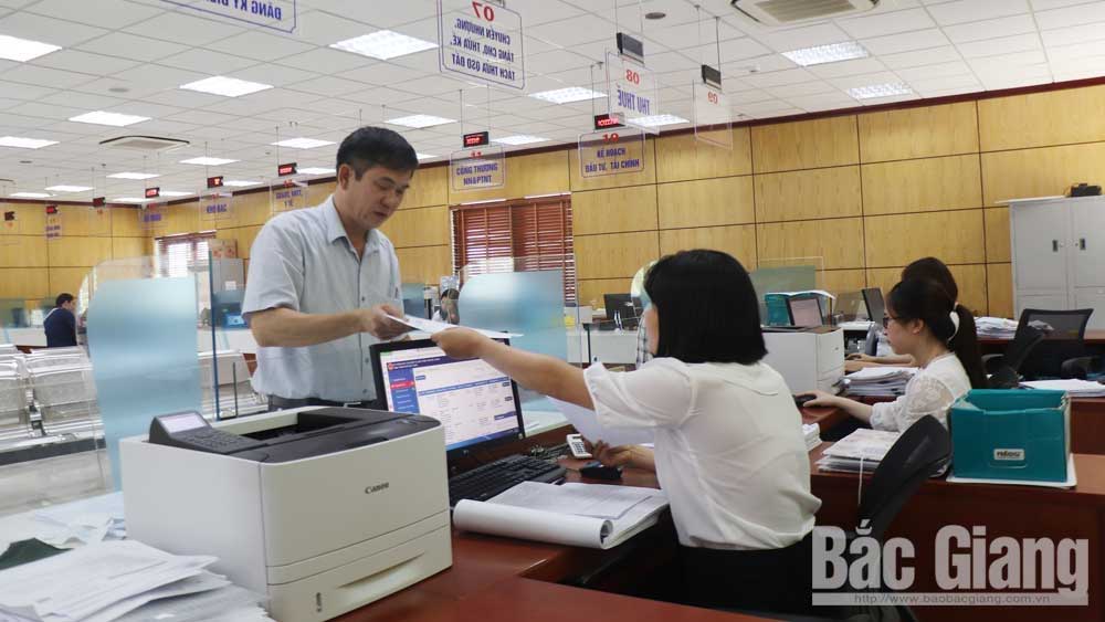 Bac Giang grants land use right certificates to 5 investors 15 days earlier than regulated