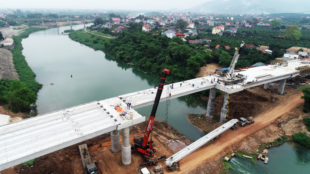 Bắc Giang: Phấn đấu hoàn thành xây dựng cầu Chũ (Lục Ngạn) trước ngày 30/5/2021