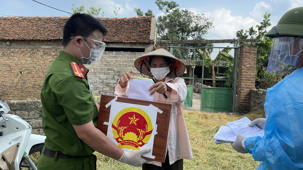 Bắc Giang: Đến 17 giờ, tỷ lệ cử tri đi bầu cử đạt 92%, có 477 tổ bầu cử hoàn thành bỏ phiếu