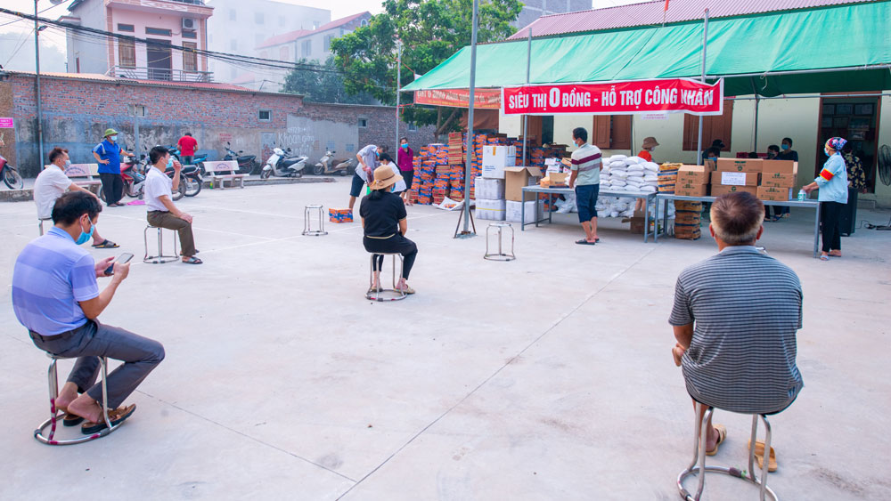 Ảnh dự thi: Siêu thị 0 đồng giữa tâm dịch