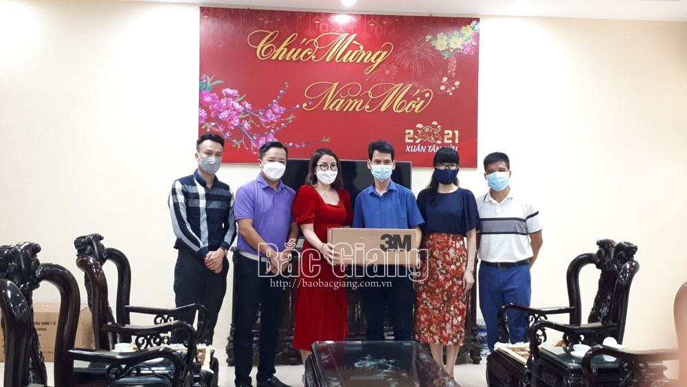 Báo Bắc Giang kết nối các tập thể, cá nhân ủng hộ phòng, chống dịch hơn 2,9 tỷ đồng