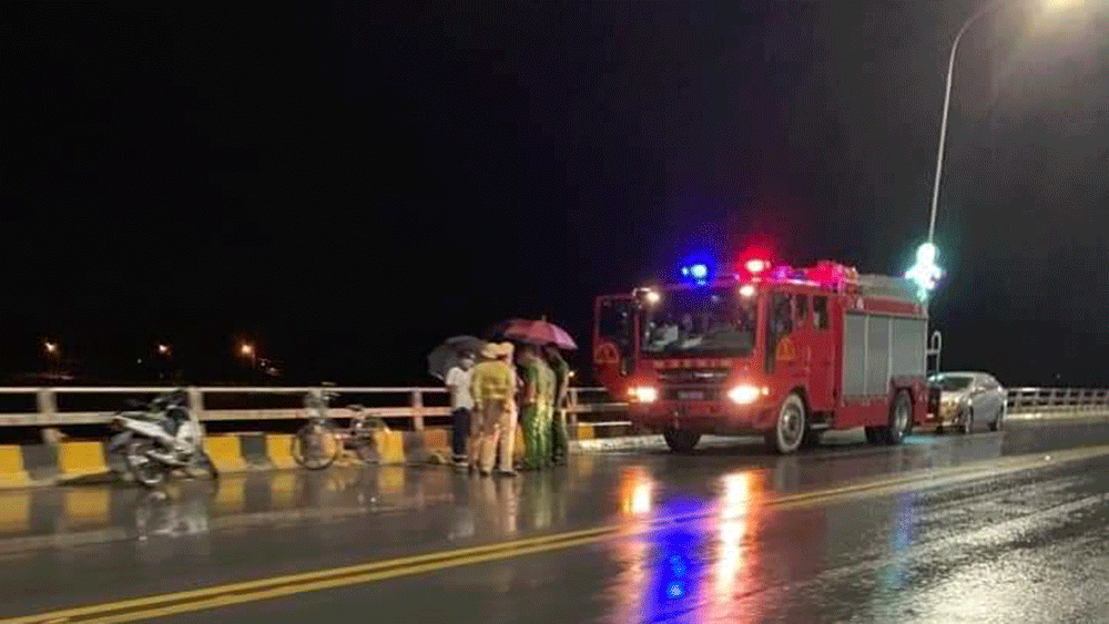 {keywords} {keywords}