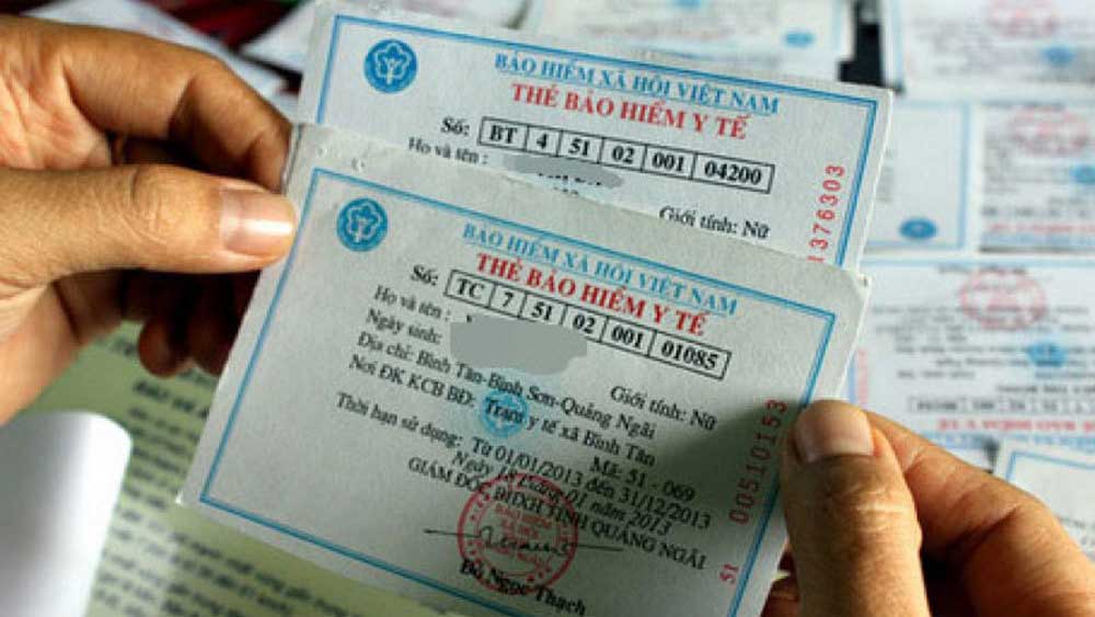 Người dân thôn Dọc Mùng, xã Giáp Sơn  được hỗ trợ đóng BHYT