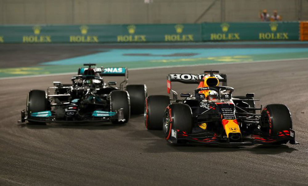 Verstappen lần đầu vô địch F1