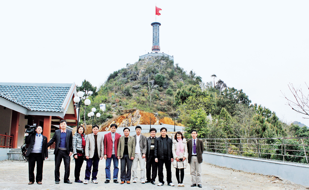 {keywords} {keywords}