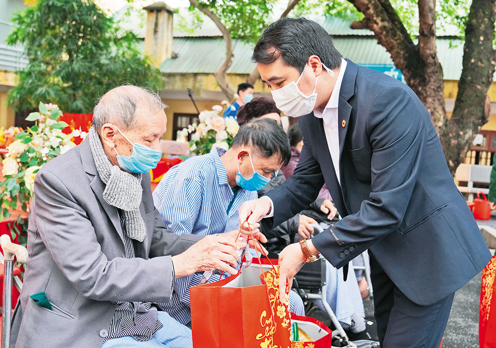 {keywords} {keywords}