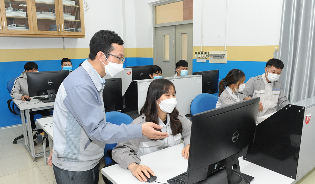 {keywords} {keywords}