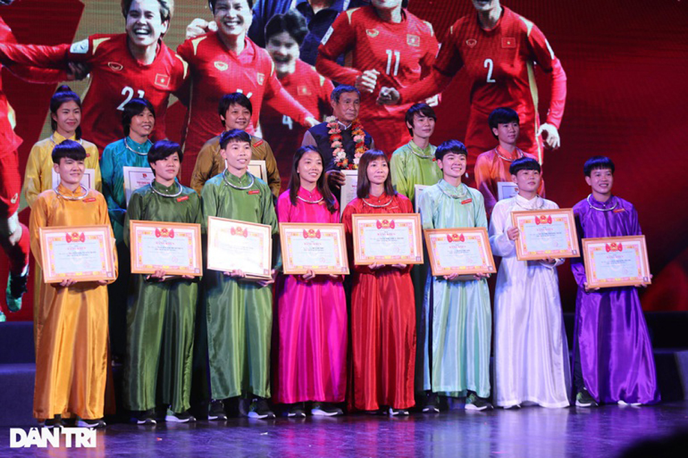 {keywords} {keywords}