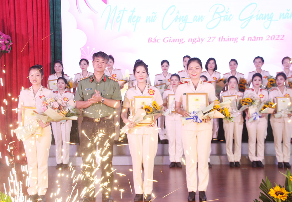 {keywords} {keywords}