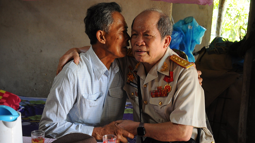 {keywords} {keywords}