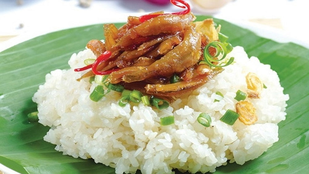 Nha Trang’s steamed sticky rice with braised anchovies offers a unique taste of the sea