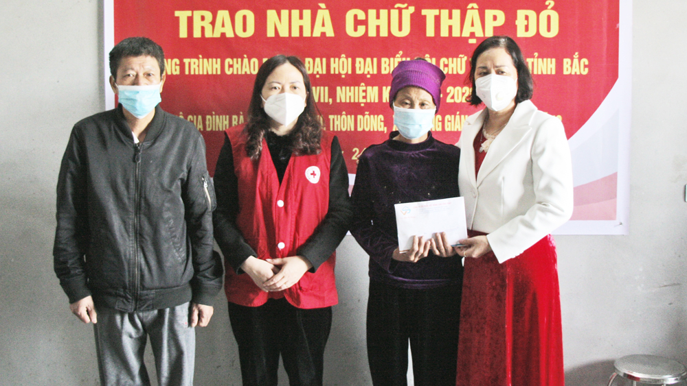 Doanh nhân Trần Thị Phượng: Nhớ “Màu hoa đỏ”, nặng lòng tri ân