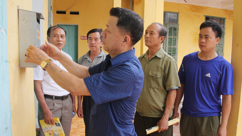 {keywords} {keywords}