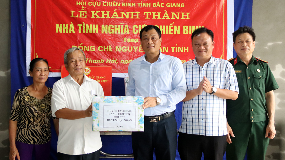 Những tấm lòng  hướng về đồng đội