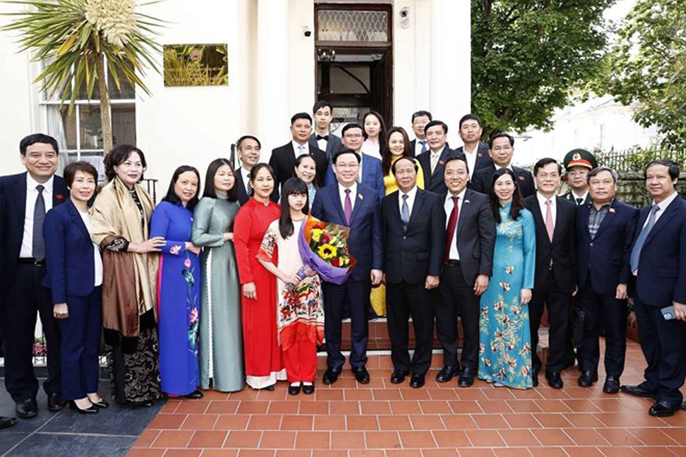 {keywords} {keywords}