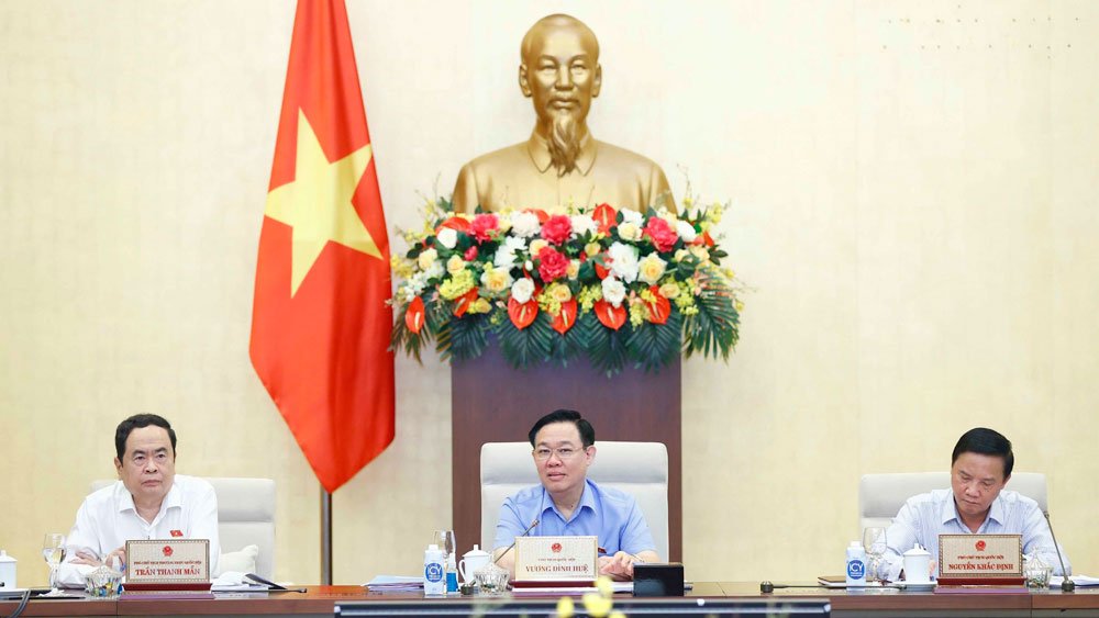 Tập trung giám sát việc nghiên cứu, mua sắm vaccine