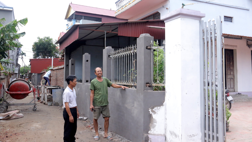 Người dân Phù Tài chung tay hiến đất mở đường