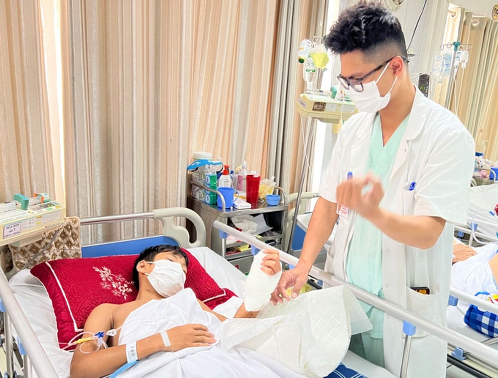 {keywords} {keywords}