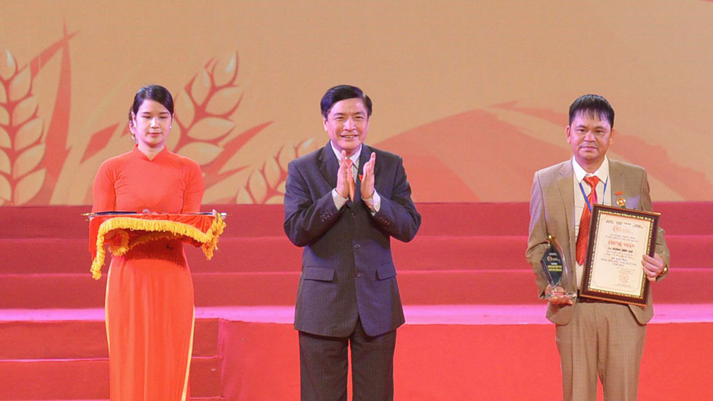 Lợi ích kép từ nuôi trùn quế