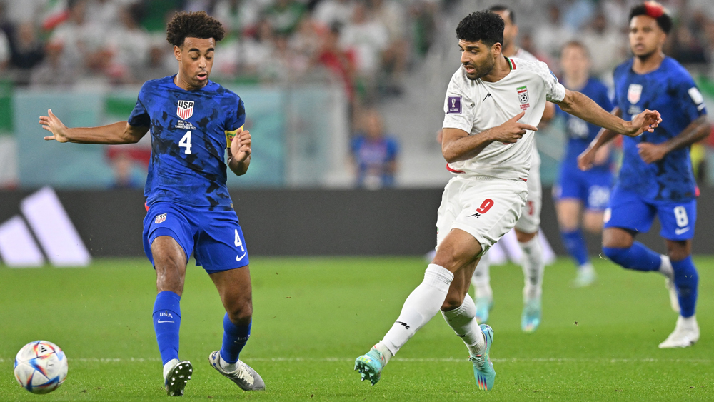 Mỹ giành vị trí thứ hai bảng B sau khi thắng Iran 1-0