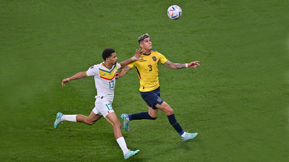 Senegal thắng kịch tính Ecuador để vào vòng loại trực tiếp