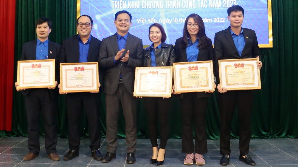 Tập trung các giải pháp đoàn kết, tập hợp thanh niên công nhân