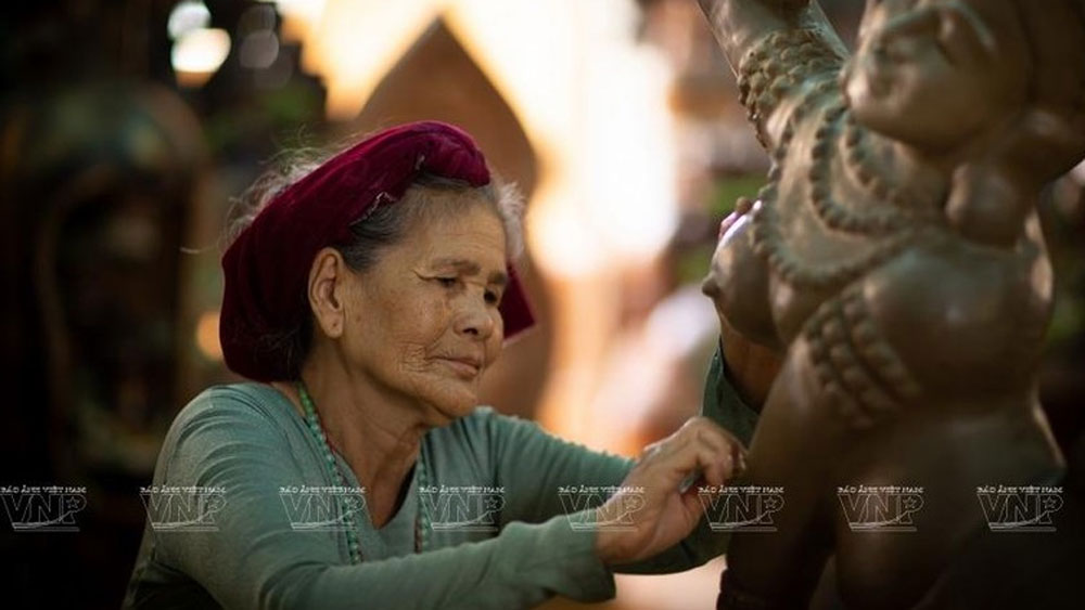 The new position of Cham pottery