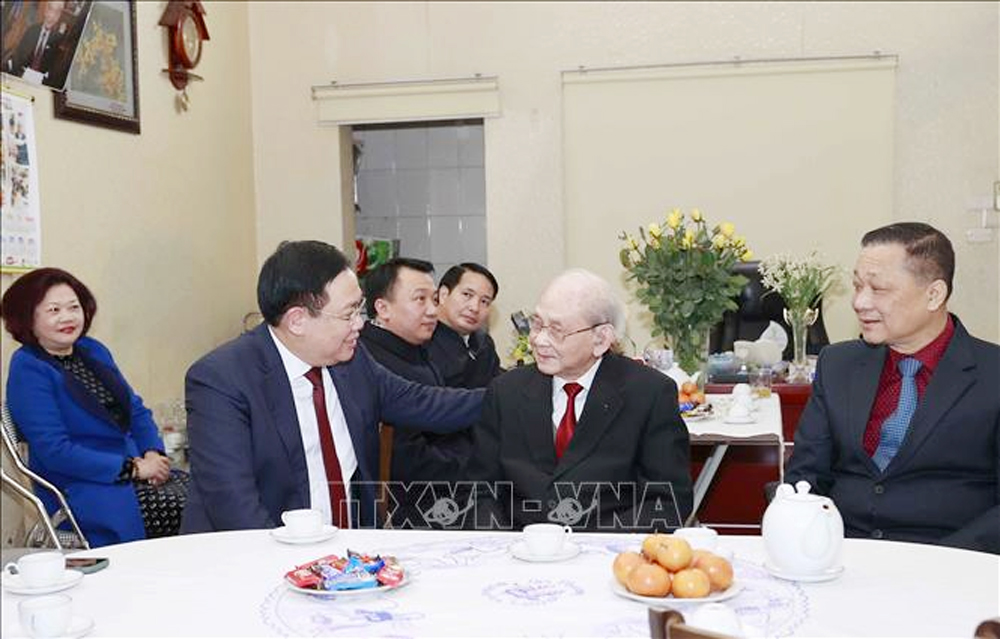 {keywords} {keywords}