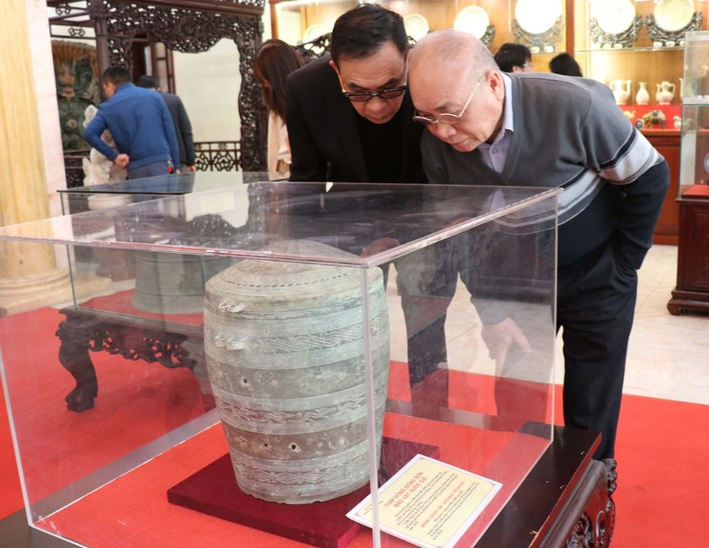 {keywords} {keywords}