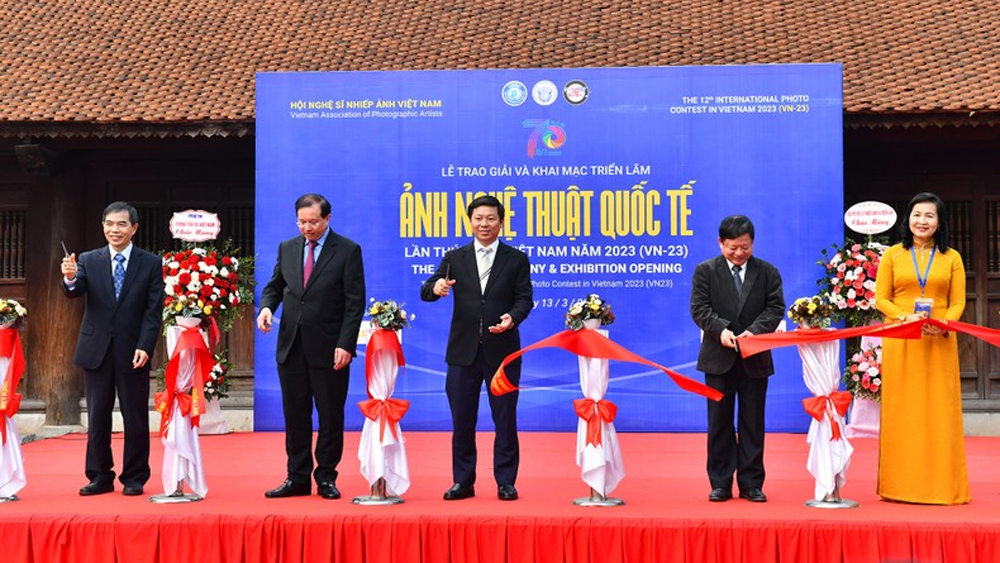 {keywords} {keywords}