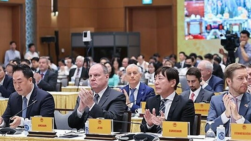 Three foreign groups plan to pour $3.7B into Vietnam