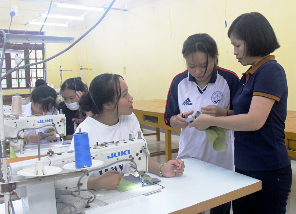 {keywords} {keywords}