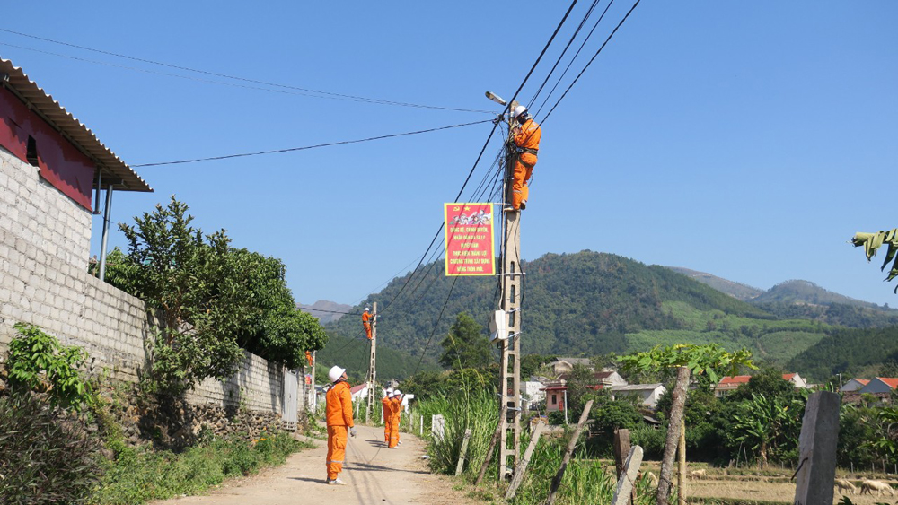 Chủ tịch UBND tỉnh Bắc Giang Lê Ánh Dương chỉ đạo các giải pháp cấp bách tăng cường tiết kiệm điện