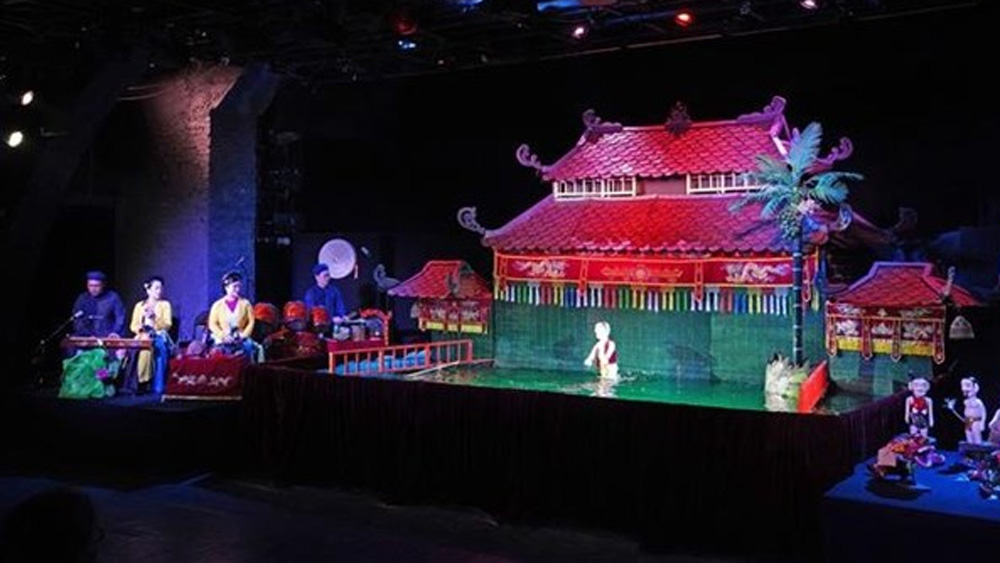 Water puppetry performance impressive in Russiac