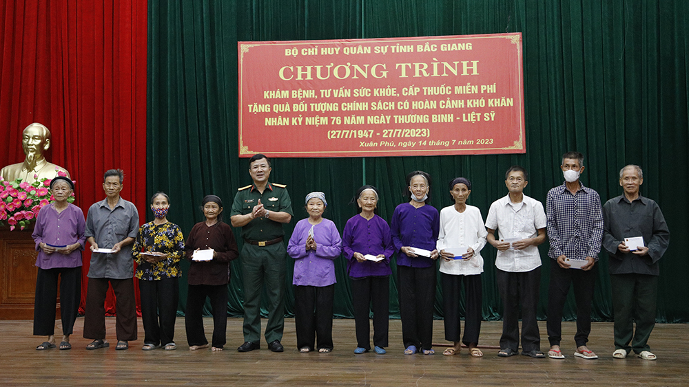 Bắc Giang: 150 đối tượng chính sách được khám, cấp thuốc miễn phí