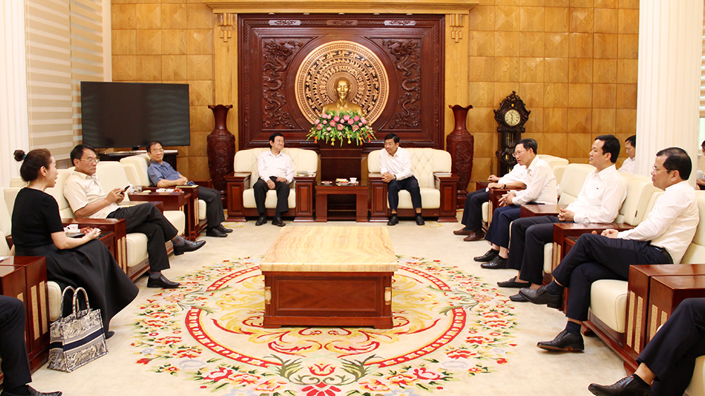 {keywords} {keywords}