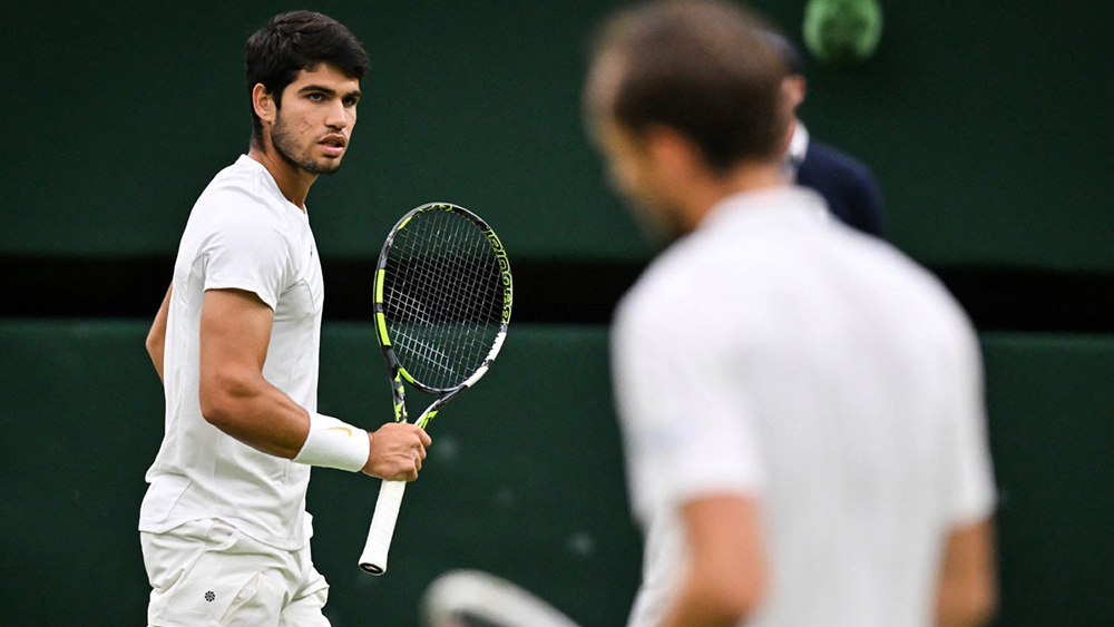 Wimbledon: Alcaraz hạ Medvedev ở bán kết