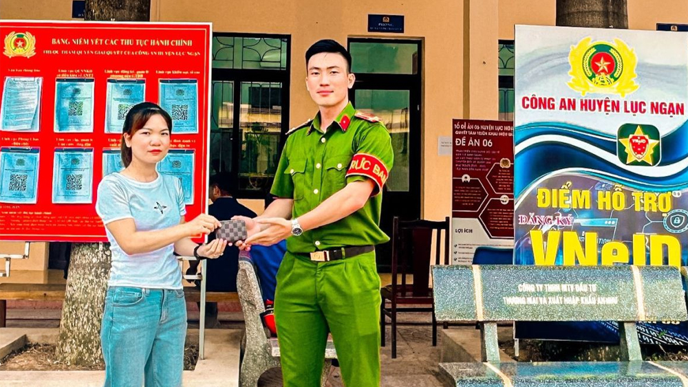 Nhặt được của rơi trả lại người mất