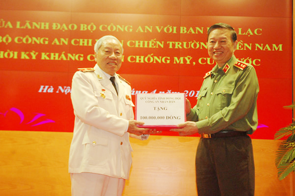 {keywords} {keywords}